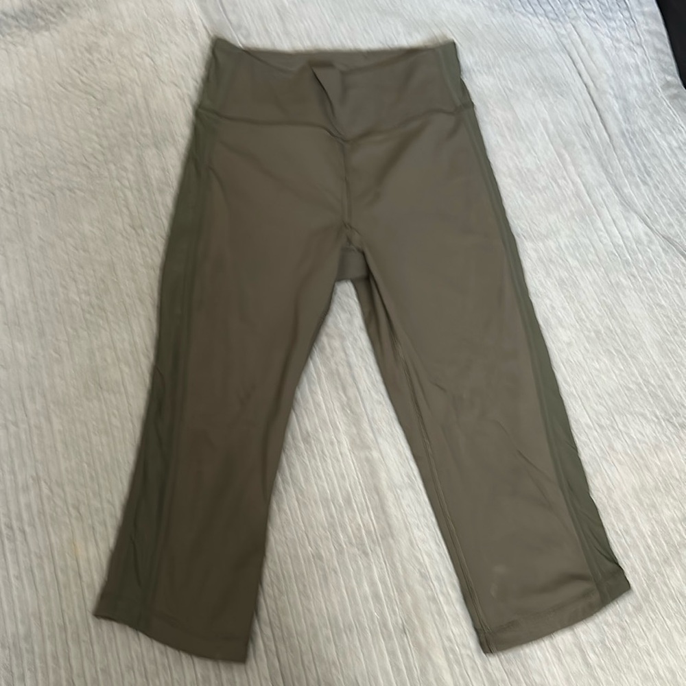 Lululemon capri leggings sz 6